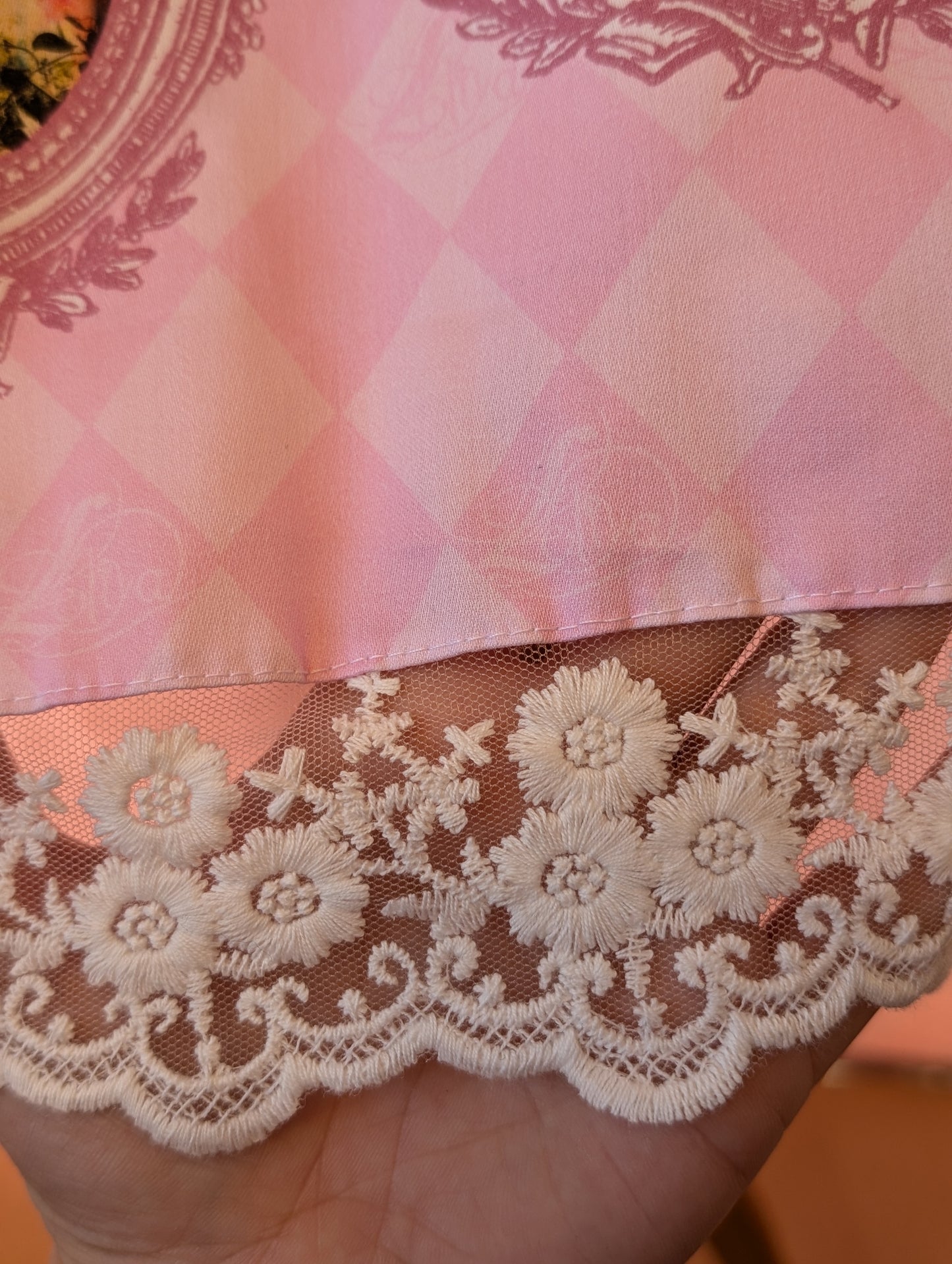 Rock "Alice in Pink"