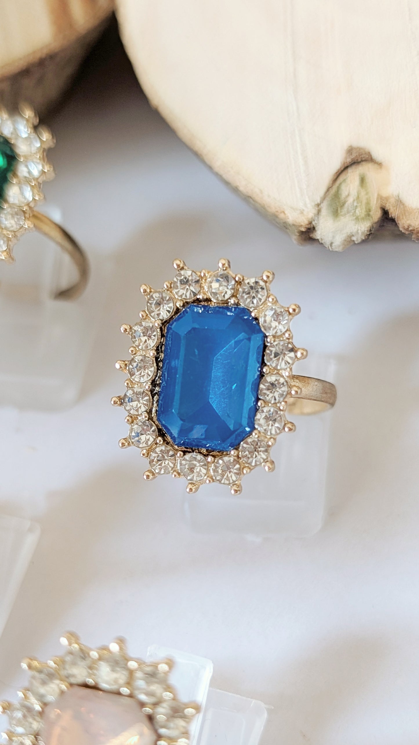Ring "Klang der Würde" • Größenverstellbar • Grün • Blau • Weiß • Creme • Rot • Schwarz