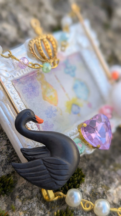 Brosche "Schwäne" • weiß • schwarz/weiß