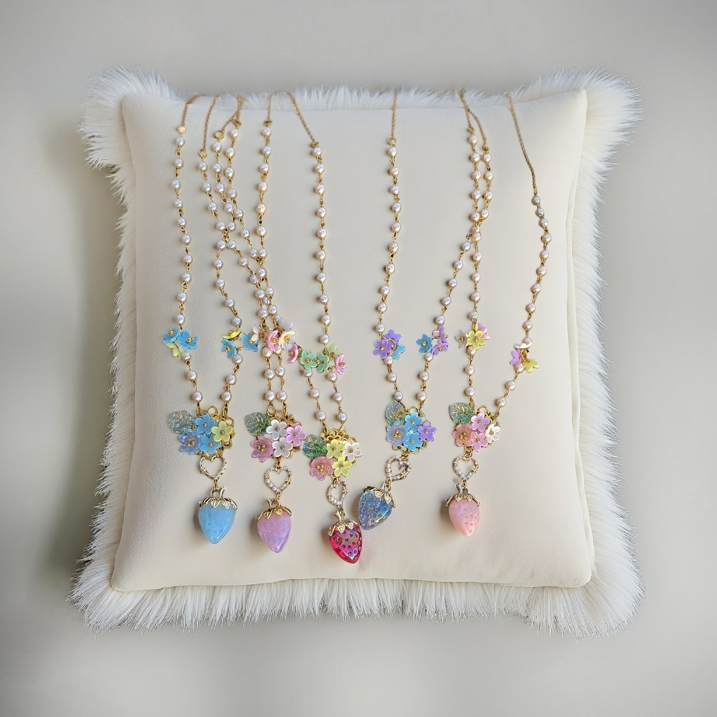 Kette "Früchte des Sommers" • Blau • Rot • Blassblau • Rosa • Apricot