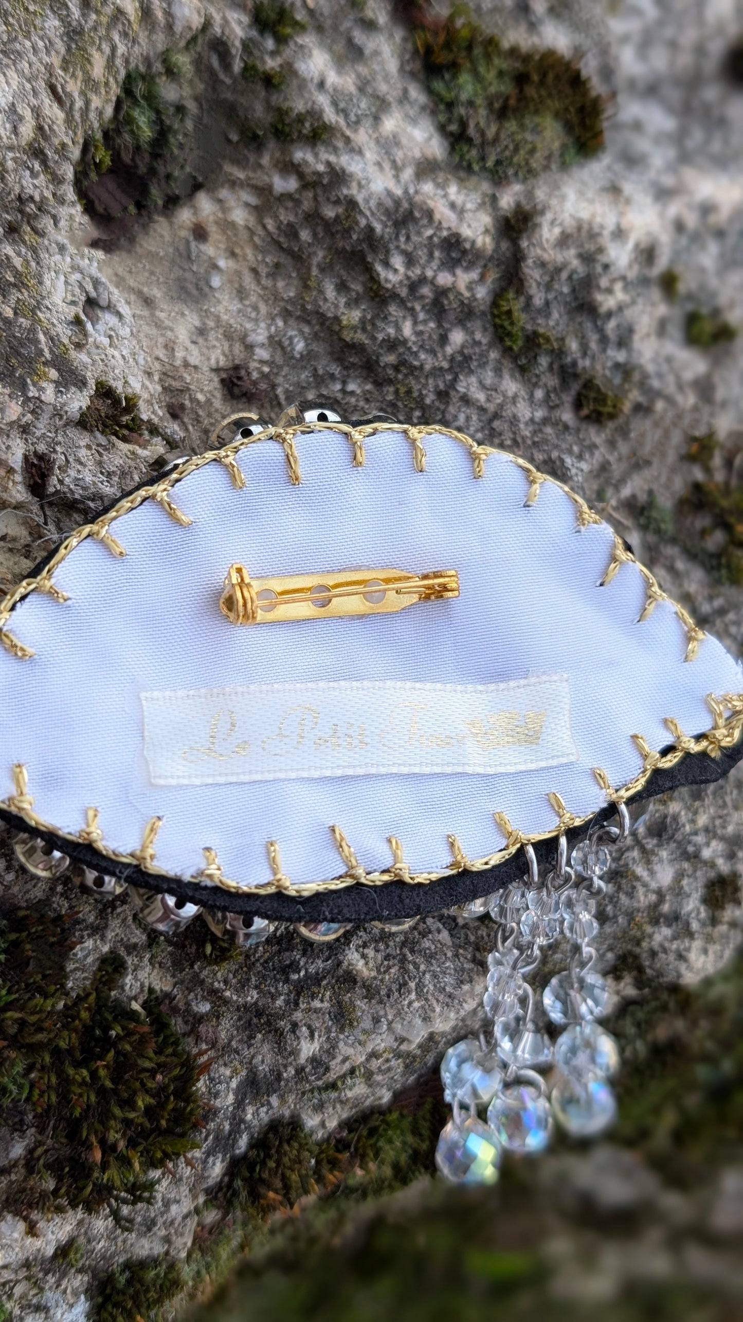 Brosche "Tränenmeer"