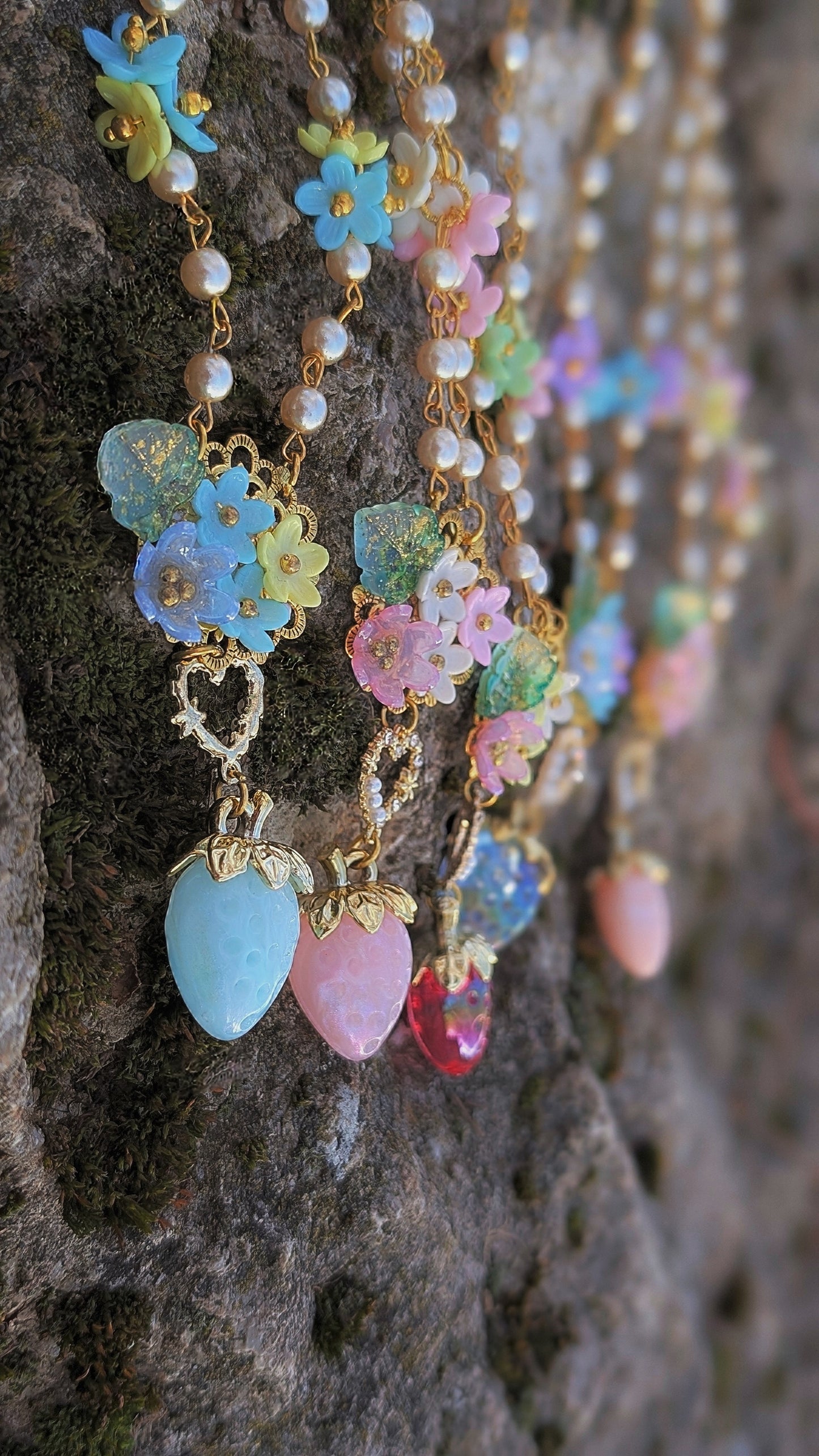 Kette "Früchte des Sommers" • Blau • Rot • Blassblau • Rosa • Apricot