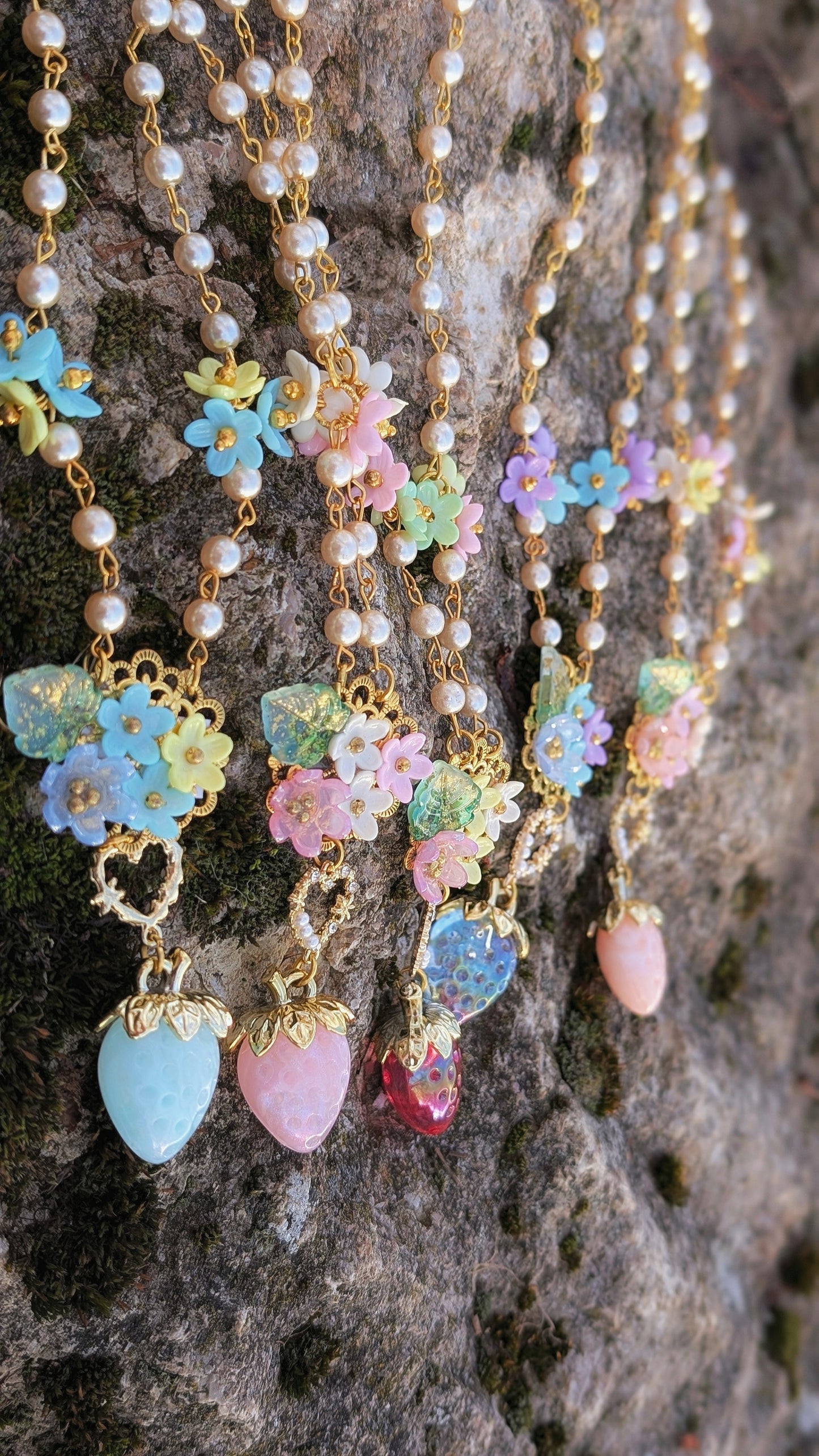 Kette "Früchte des Sommers" • Blau • Rot • Blassblau • Rosa • Apricot