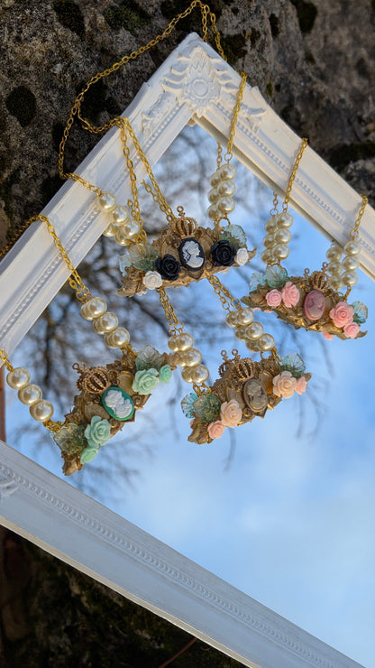 Collier "Rosenkönigin" • Schwarz • Rosa • Creme • Mint