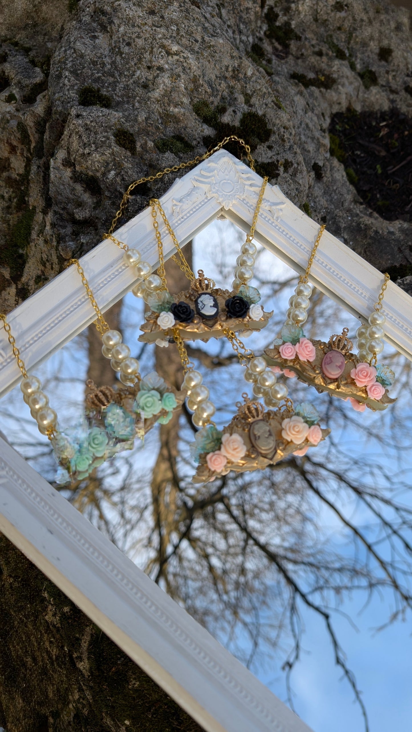 Collier "Rosenkönigin" • Schwarz • Rosa • Creme • Mint